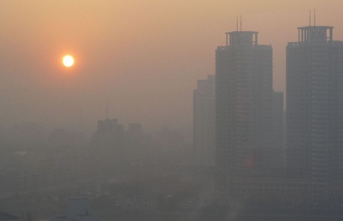 آلودگی مرگبار هوای تهران و انکار مسوولان/به بنزین های آلوده و آزبست، مازوت هم اضافه شد!