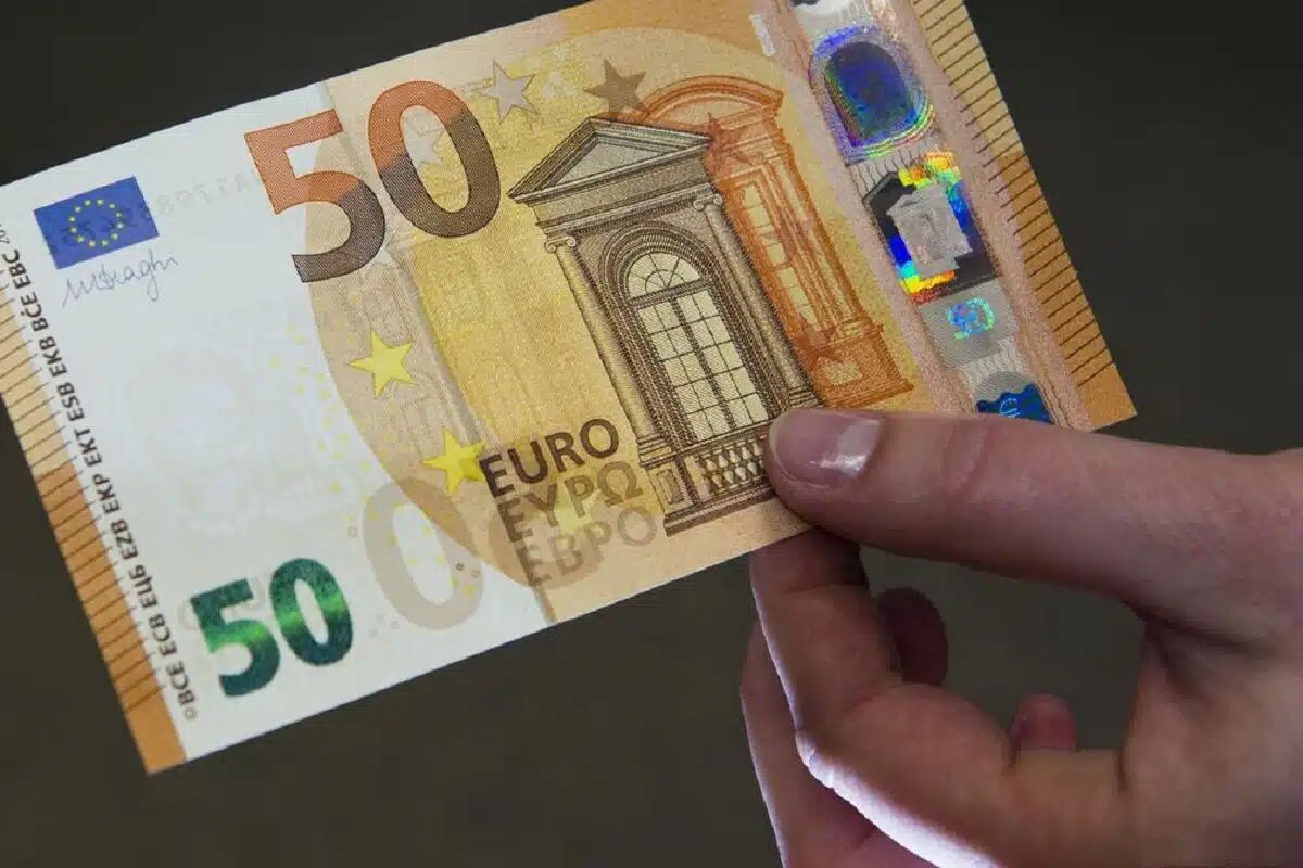 ۵ بهمن| آخرین نرخ یورو امروز پنجشنبه