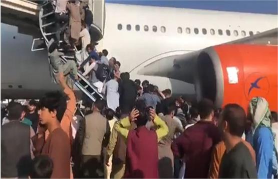 فرار از وحشت طالبان/فرودگاه کابل؛ میعاد مرگ و زندگی