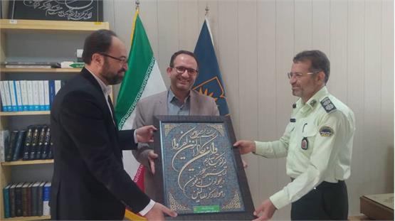 مرکز اسناد و کتابخانه ملی استان یزد با فرماندهی انتظامی استان تفاهم نامه همکاری امضاء می کند.