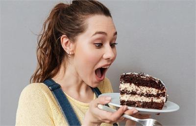 اتفاق هایی که با نخوردن شکر در بدن شما می افتد/چرا نباید از خوردن شیرینی دست کشید؟!