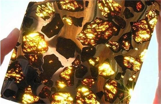 پشت پرده فروش شهاب سنگ ها در ایران